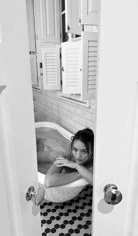 Rafa Kalimann onlyfans naked leak