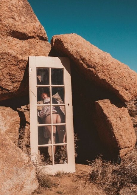 Whitney Moore onlyfans strip tease