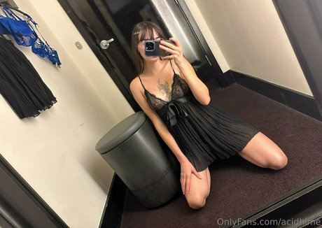 acidhime onlyfans strip tease