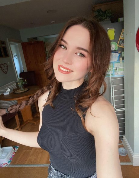 famous girls onlyfans hd render