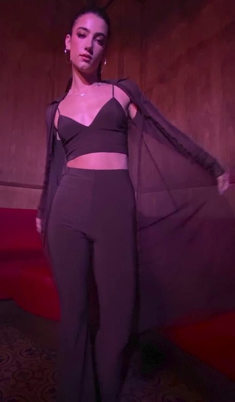 Charli D Amelio on onlyfans