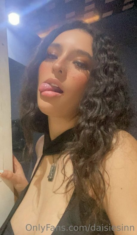 daisiesinn onlyfans photos