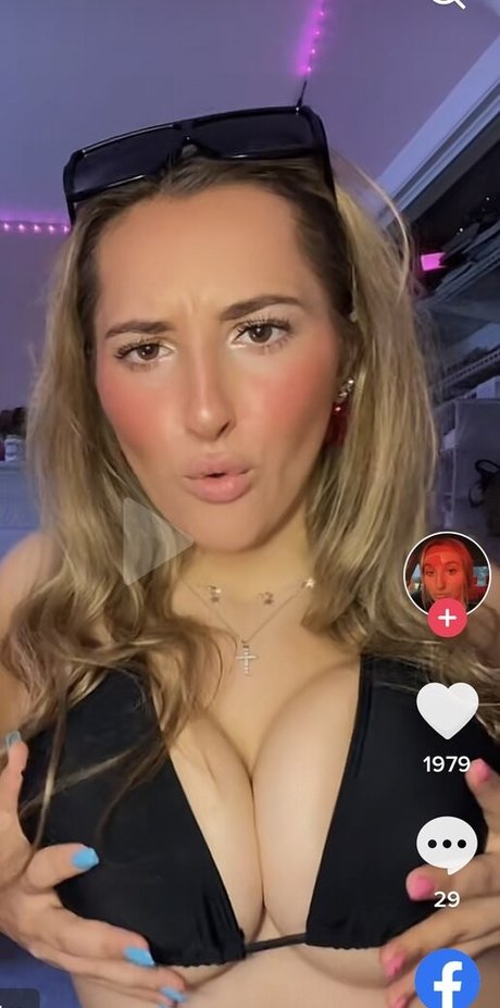 Angelina Cross nude leak onlyfans