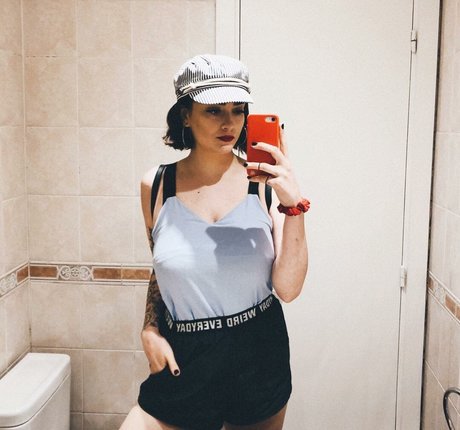 Delfi Peralta nude onlyfans leak