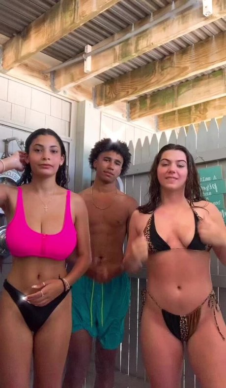 Nicole Fatone onlyfans topless