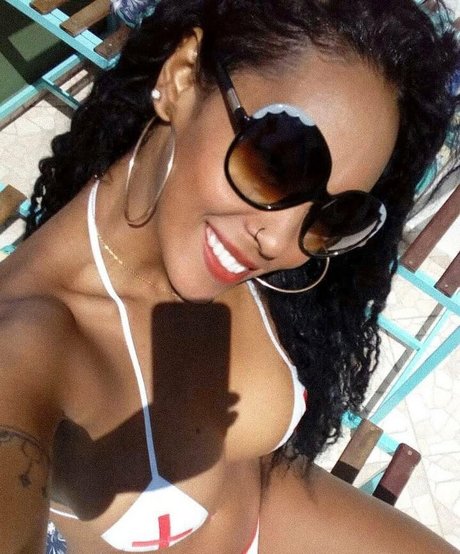 skinny petite onlyfans erotic images