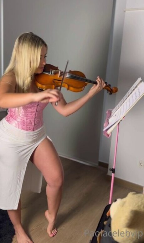 Paola Celeb onlyfans leakes