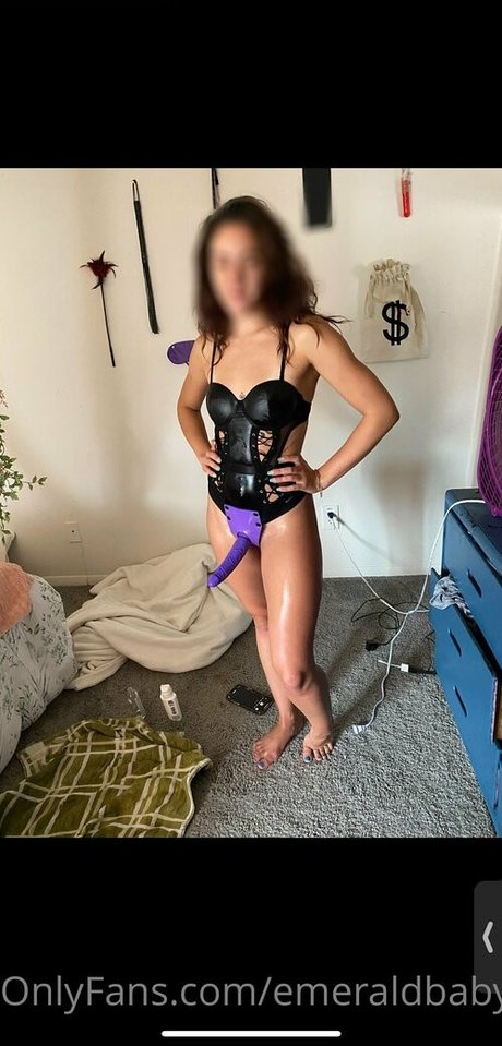emeraldbaby1 onlyfans nude leaks