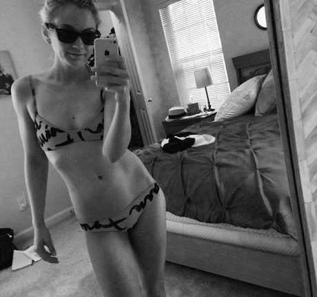 Emily Kinney onlyfans xx