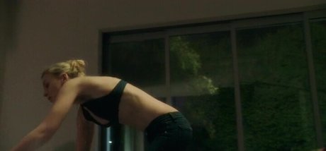 Emily Kinney onlyfans nudes