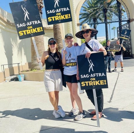 Emily Kinney only fans free