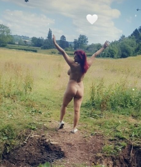 tranny onlyfans art naked selfie