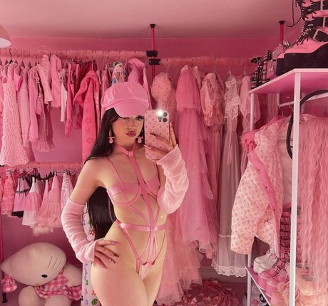 sxcorpionbabie onlyfans strip tease