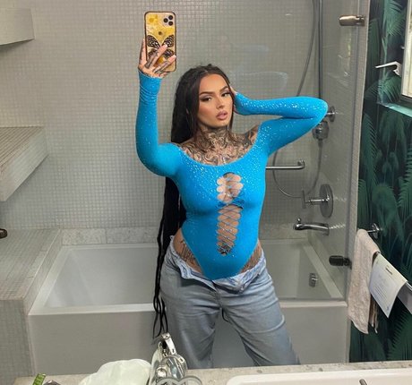 Zhavia onlyfans nide