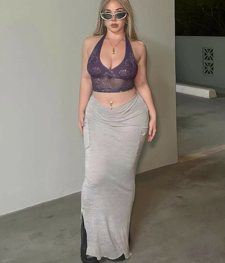 Luvmesumfuego onlyfans model