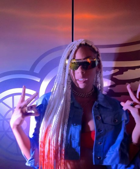 bisexual couple onlyfans nice snapshot