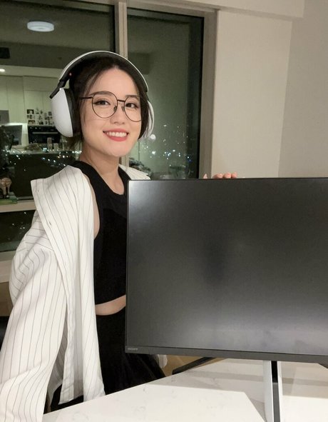 AngelsKimi only fans naked