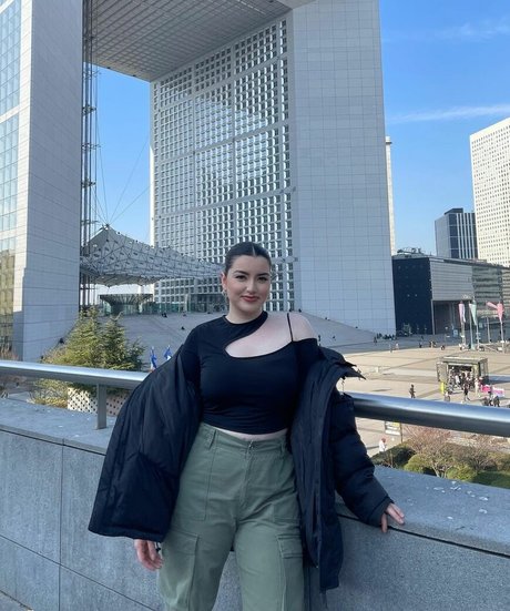 AI Generated Celebrity Nudes  image