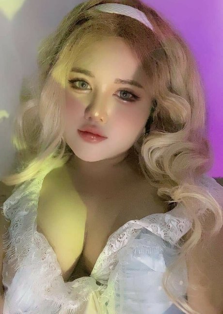 Charlotte LinLin onlyfans model photos