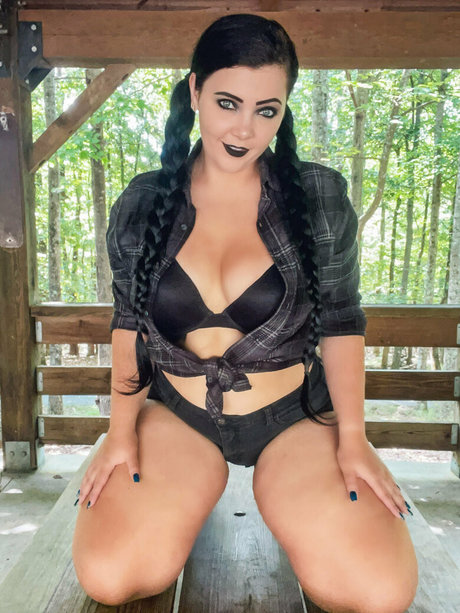 Princessgothicbean nude onlyfans