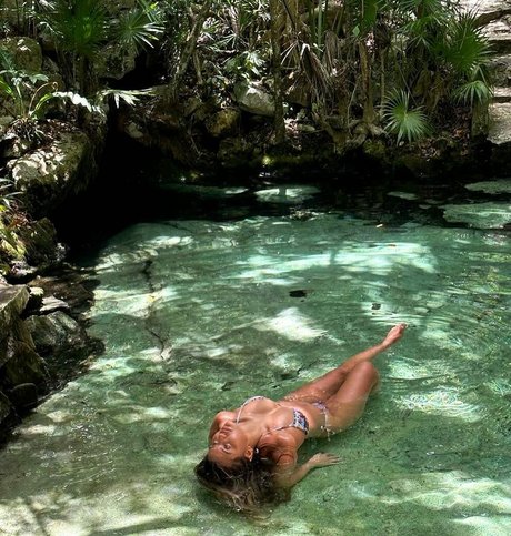 Sofia Jamora onlyfans model images