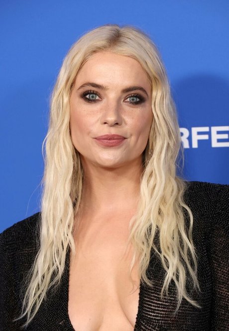 beautiful shemale onlyfans hot naked slide