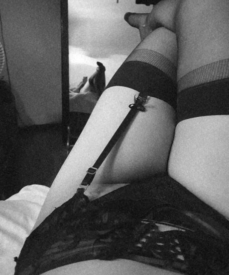 Kareningold naked onlyfans pics