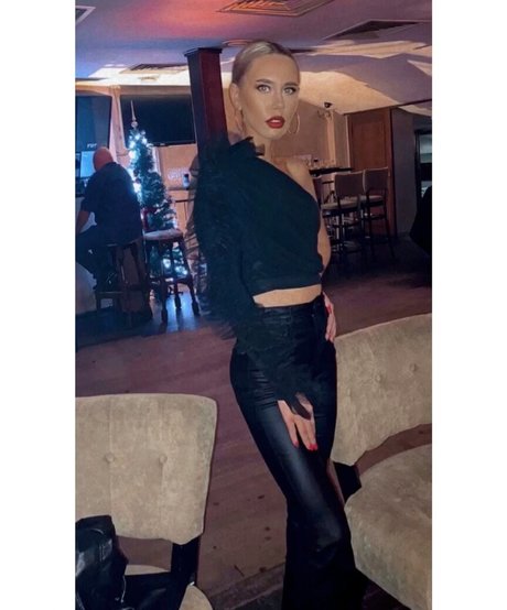 Minhas Edit onlyfans leaked nudes