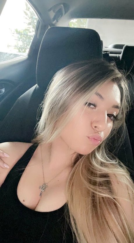 xolatina onlyfans striptease