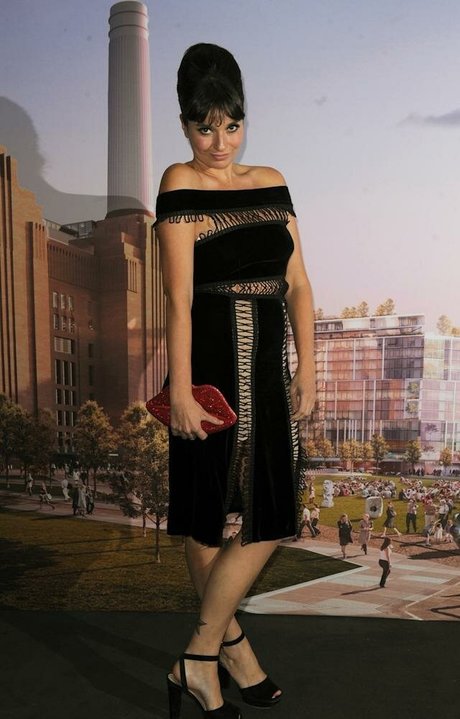 Gizzi Erskine naked onlyfans