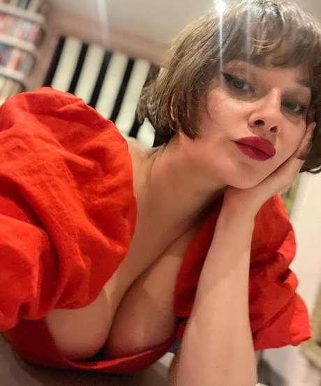 Gizzi Erskine onlyfans sex tape