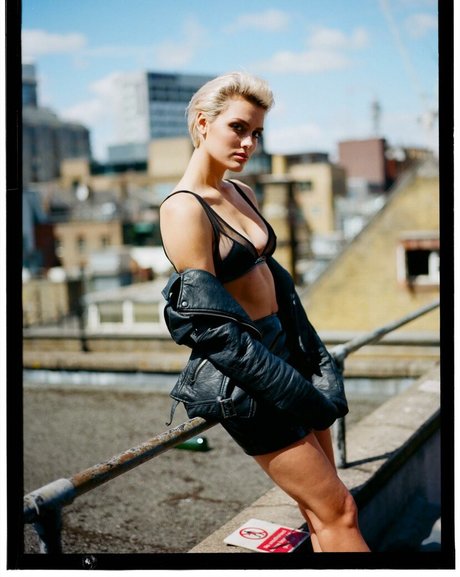 latina lesbian onlyfans hot naked render