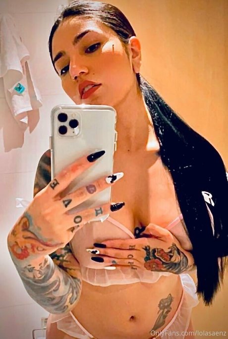lolisaenz onlyfans images