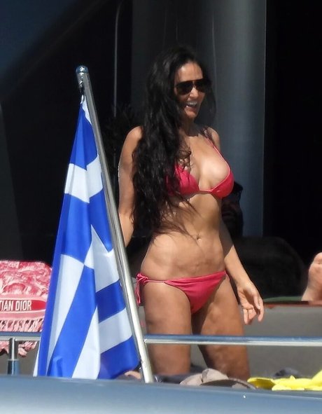 Demi Moore leaks only fans