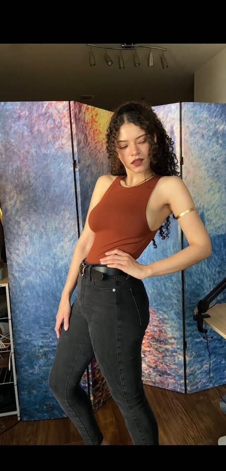 old lady onlyfans naked shots