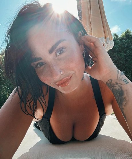 Demi Lovato onlyfans strip