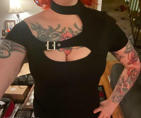 PushingUpRoses onlyfans images