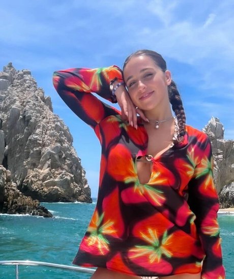 Tate McRae leaked onlyfans nude