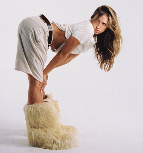 Tate McRae onlyfans picture