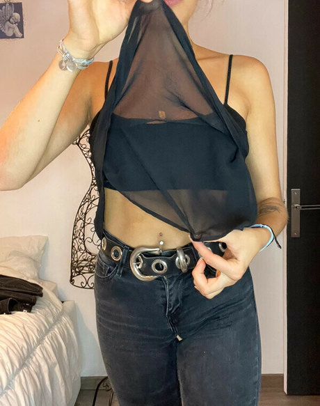 AlaiaJeanneau onlyfans leaks