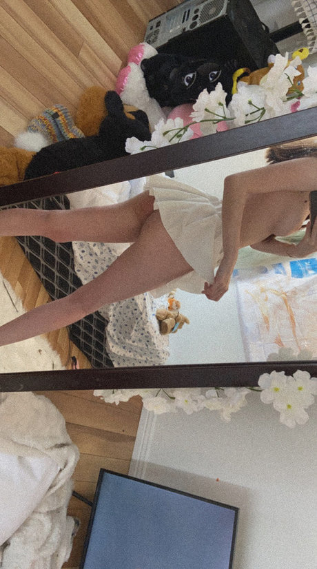 Lunally onlyfans naked