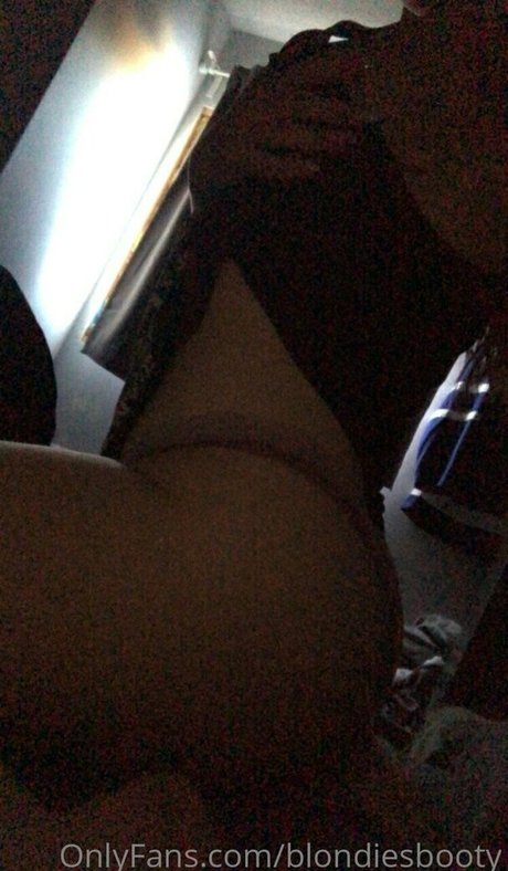 blondiesbooty onlyfans pics