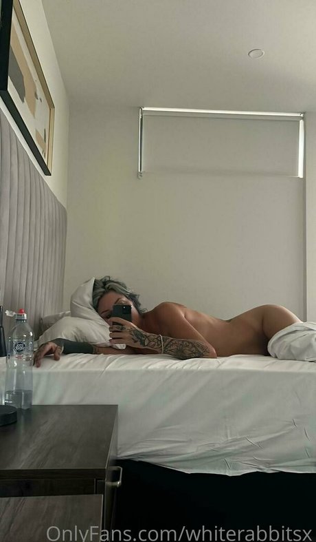 whiterabbitsx onlyfans model