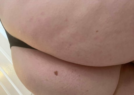 largeboobies305 onlyfans naked leak