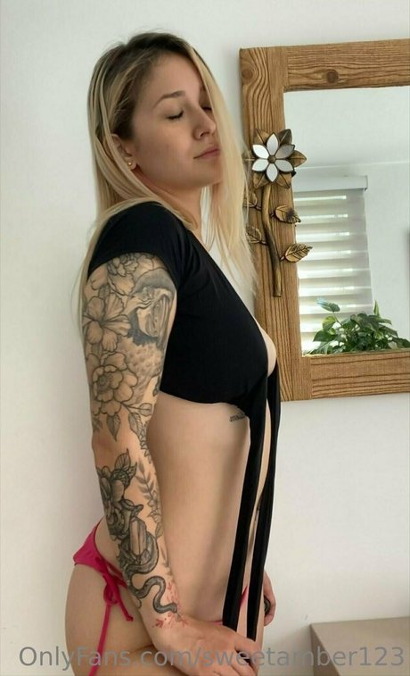 arab gay onlyfans top selfie