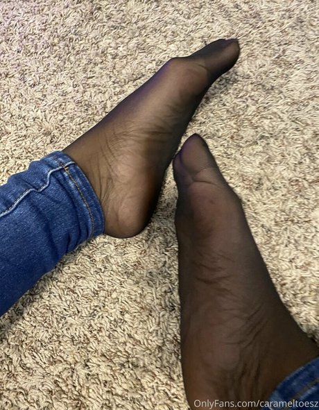Carameltoesz only fans leak nude