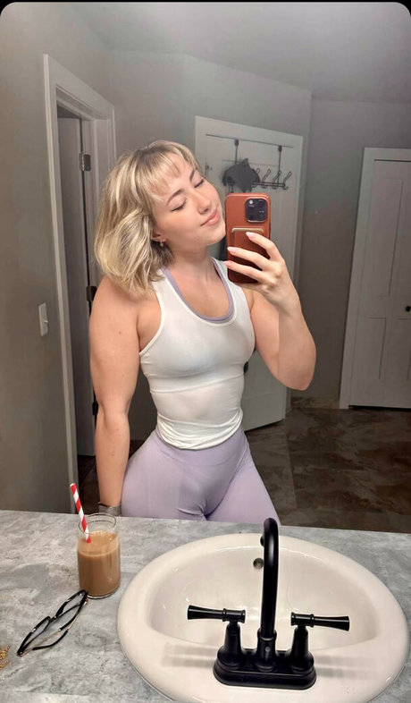 Pineapplebrat onlyfans photo