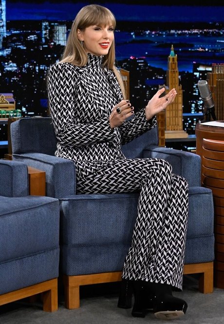 popular asian onlyfans beautiful print