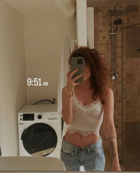 Lindsay Demeola naked only fans