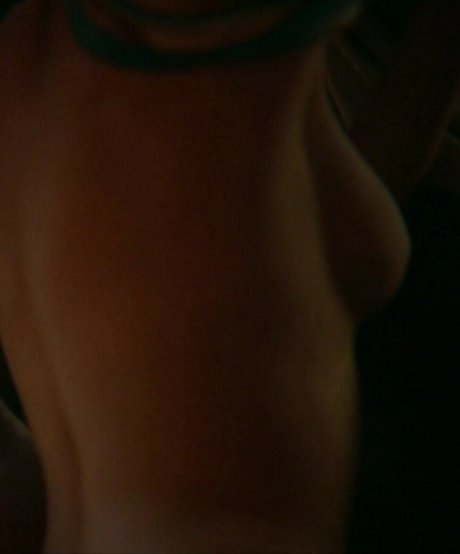 Emma Mackey nude onlyfans leaks